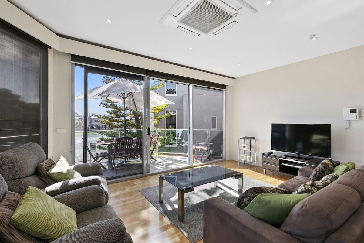 Furnished 2 Bedroom Apartment in Torquay