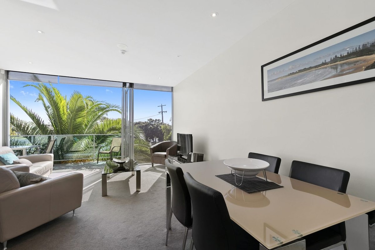 Furnished 2 Bedroom Apartment in Torquay