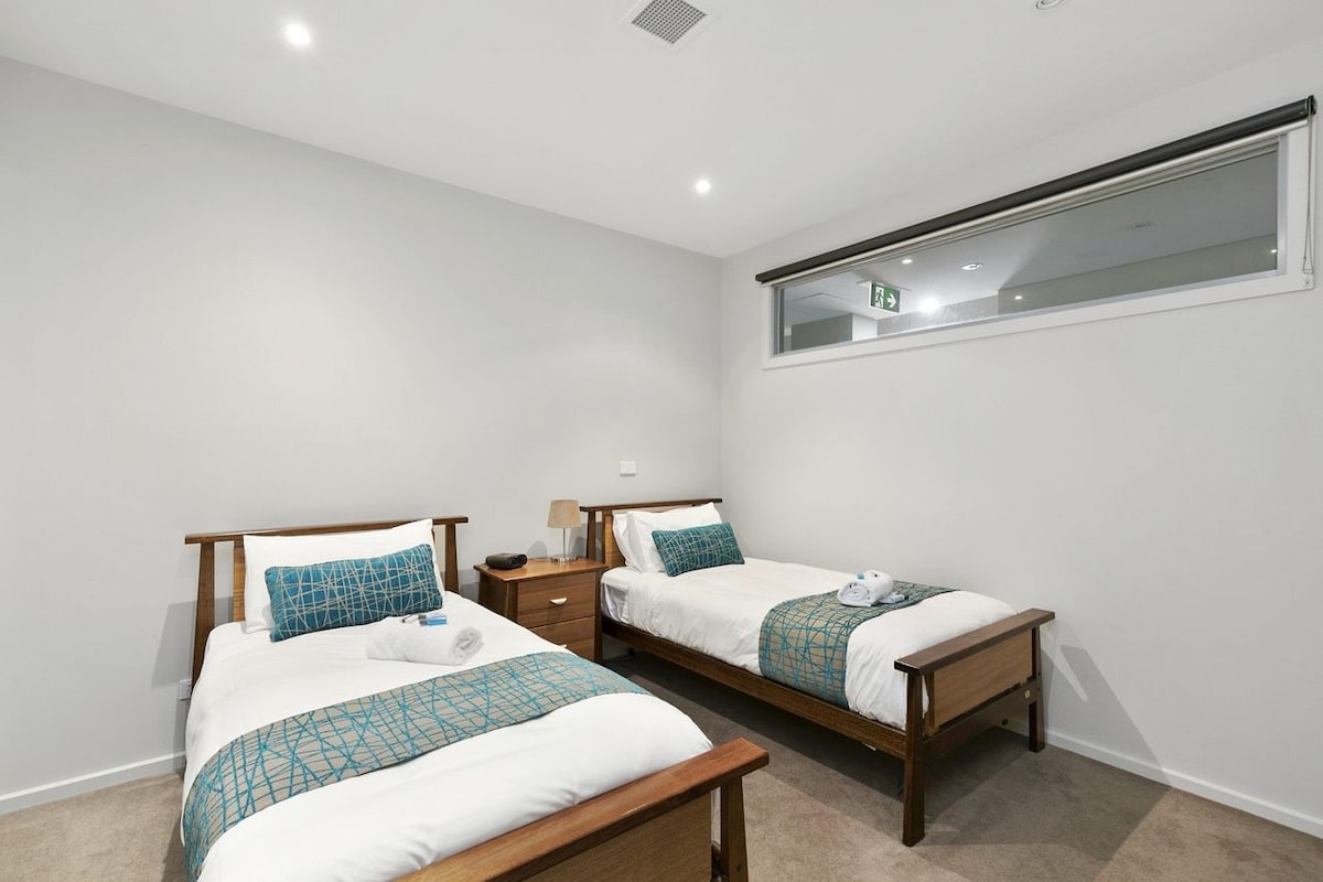 Furnished 2 Bedroom Apartment in Torquay