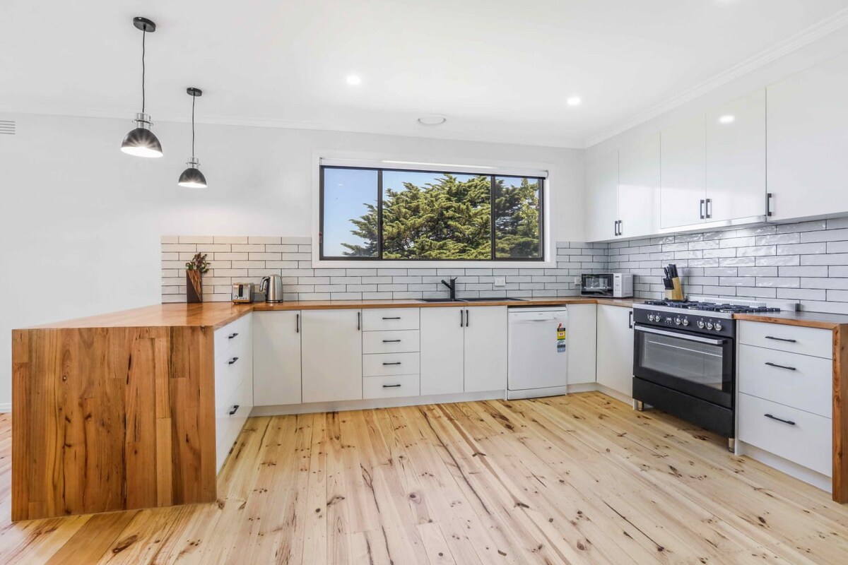 Furnished 3 Bedroom House in Highton