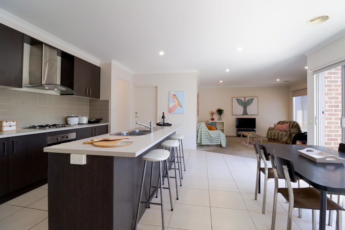 Furnished 1 Bedroom Rental in Waurn Ponds