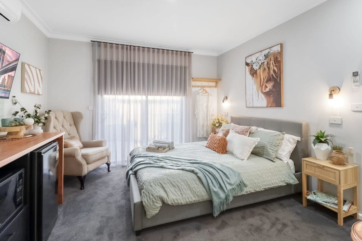 Furnished 1 Bedroom Apartment in Highton