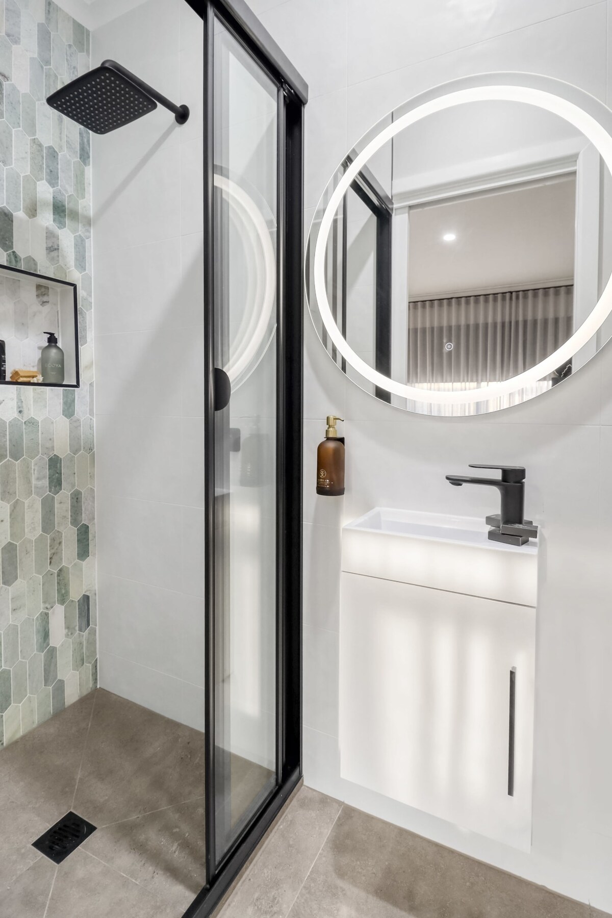 Furnished 1 Bedroom Apartment in Highton
