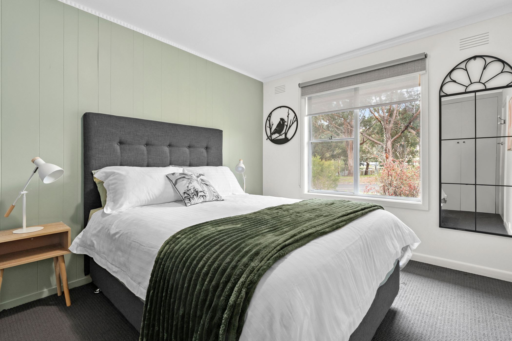Furnished 1 Bedroom Apartment in Newtown