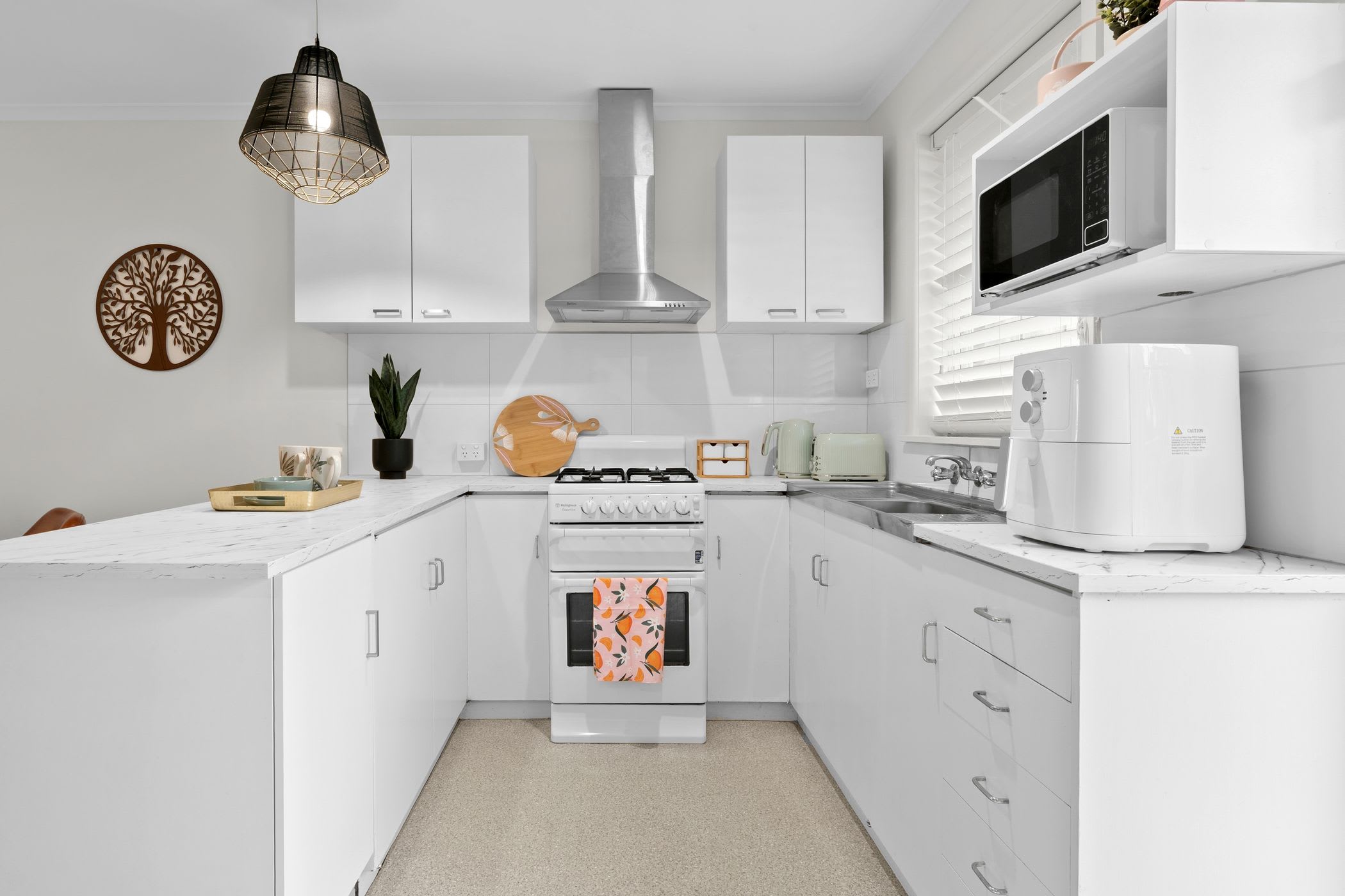 Furnished 1 Bedroom Apartment in Newtown