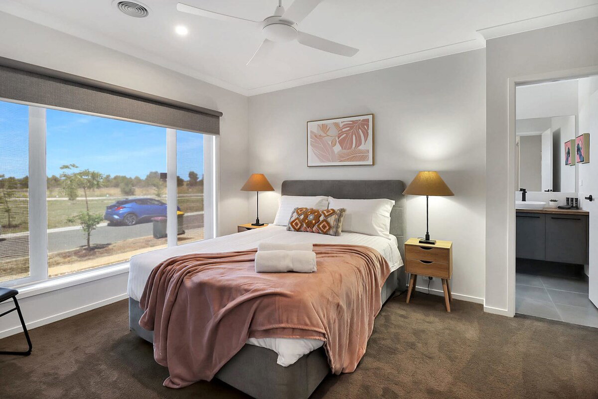 Furnished 5 Bedroom House in Grovedale