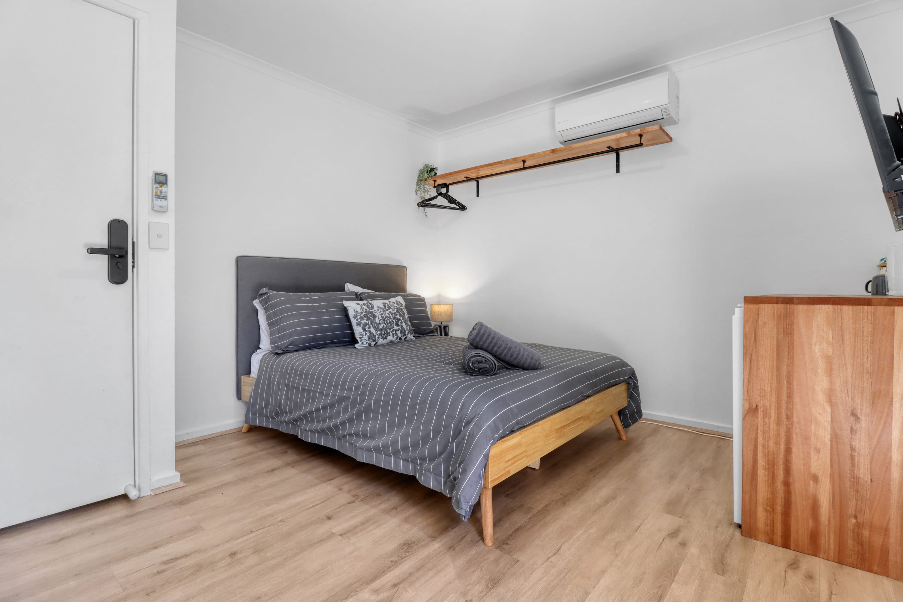 Furnished 1 Bedroom Apartment in Grovedale