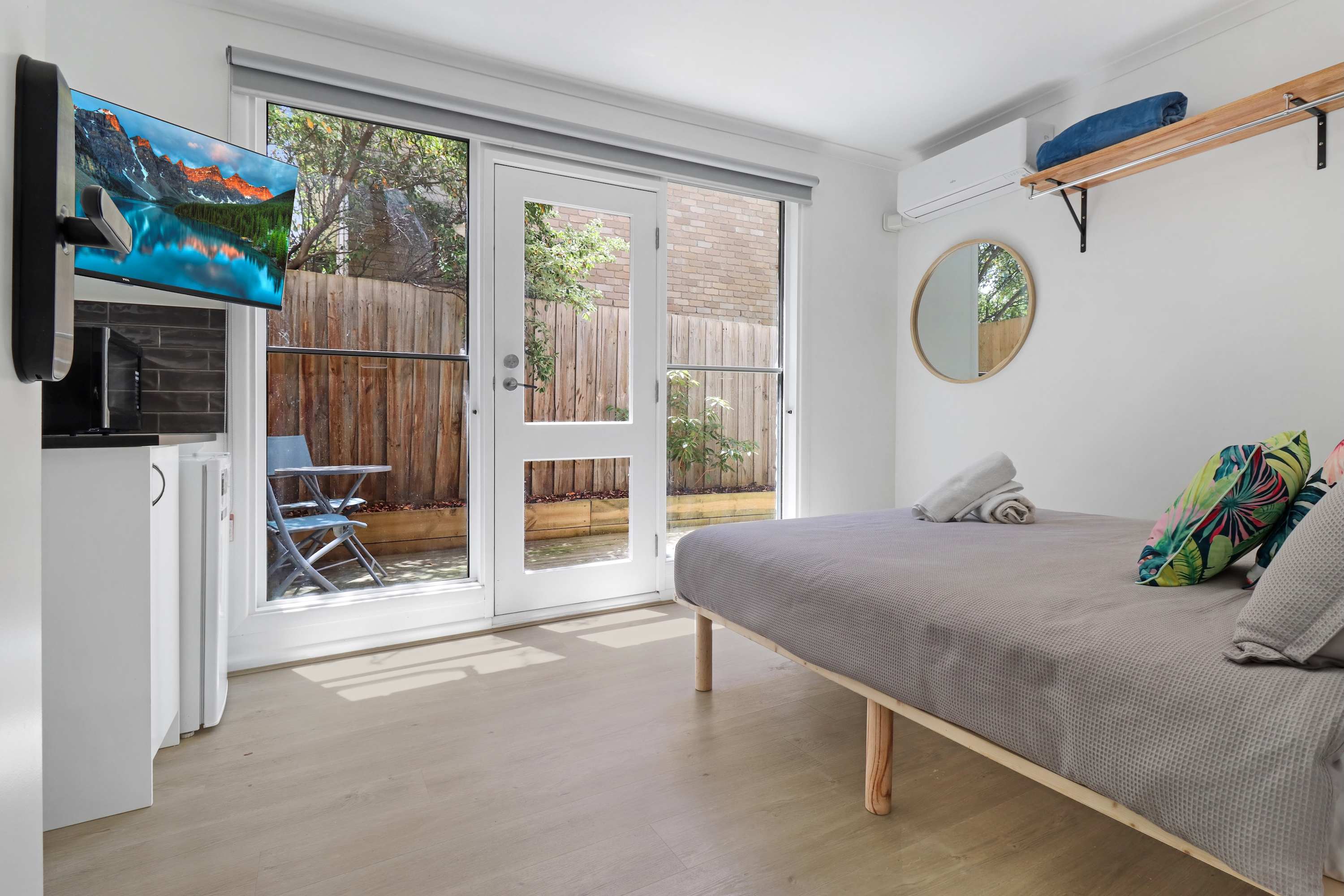 Furnished 1 Bedroom Apartment in Highton
