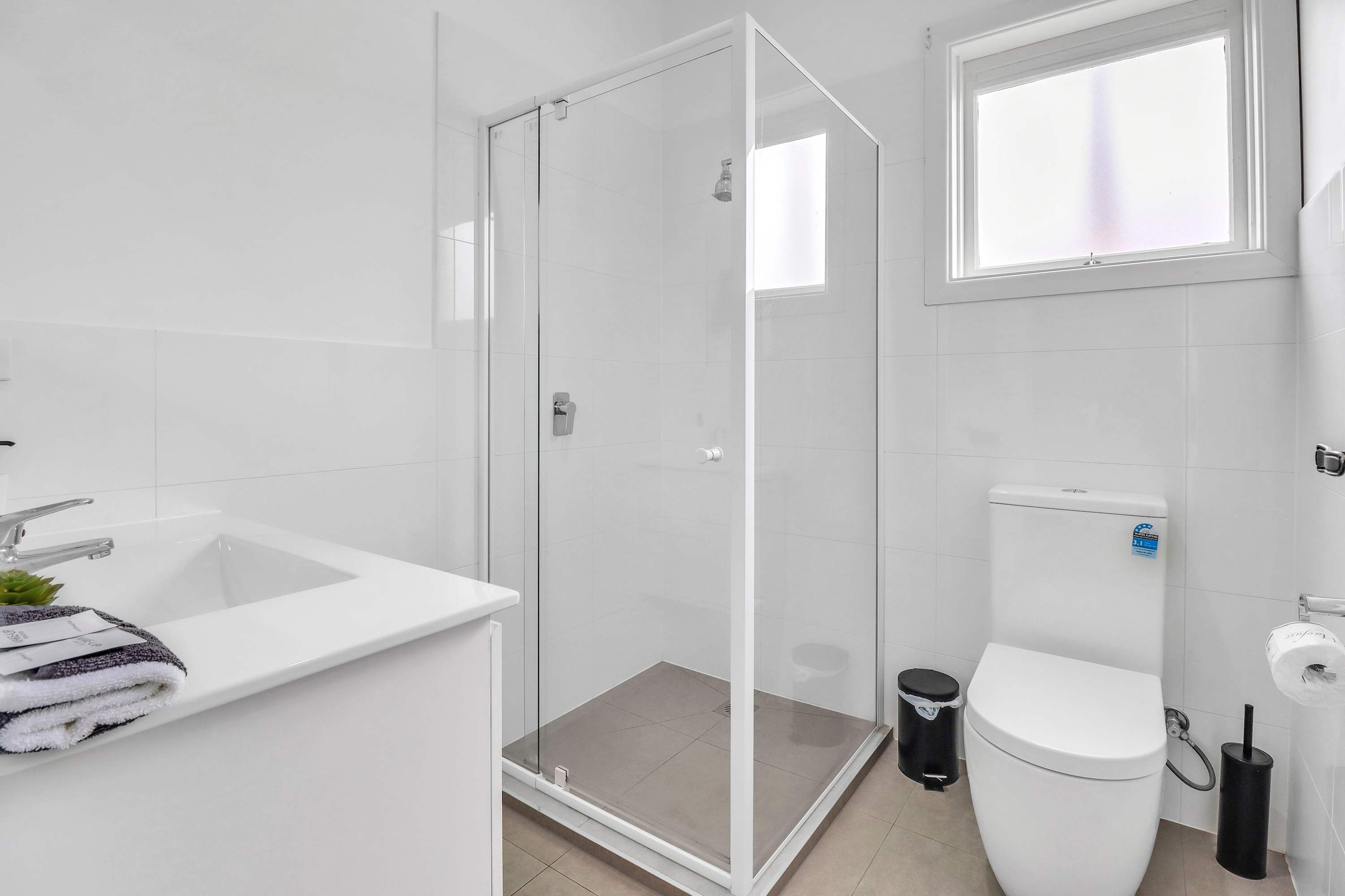Furnished 1 Bedroom Apartment in Highton