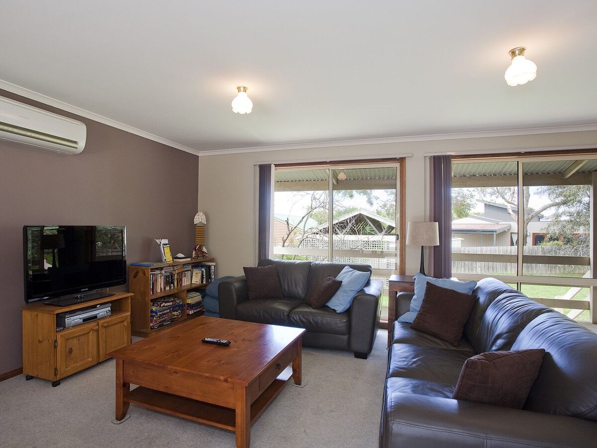 Furnished 3 Bedroom House in Torquay