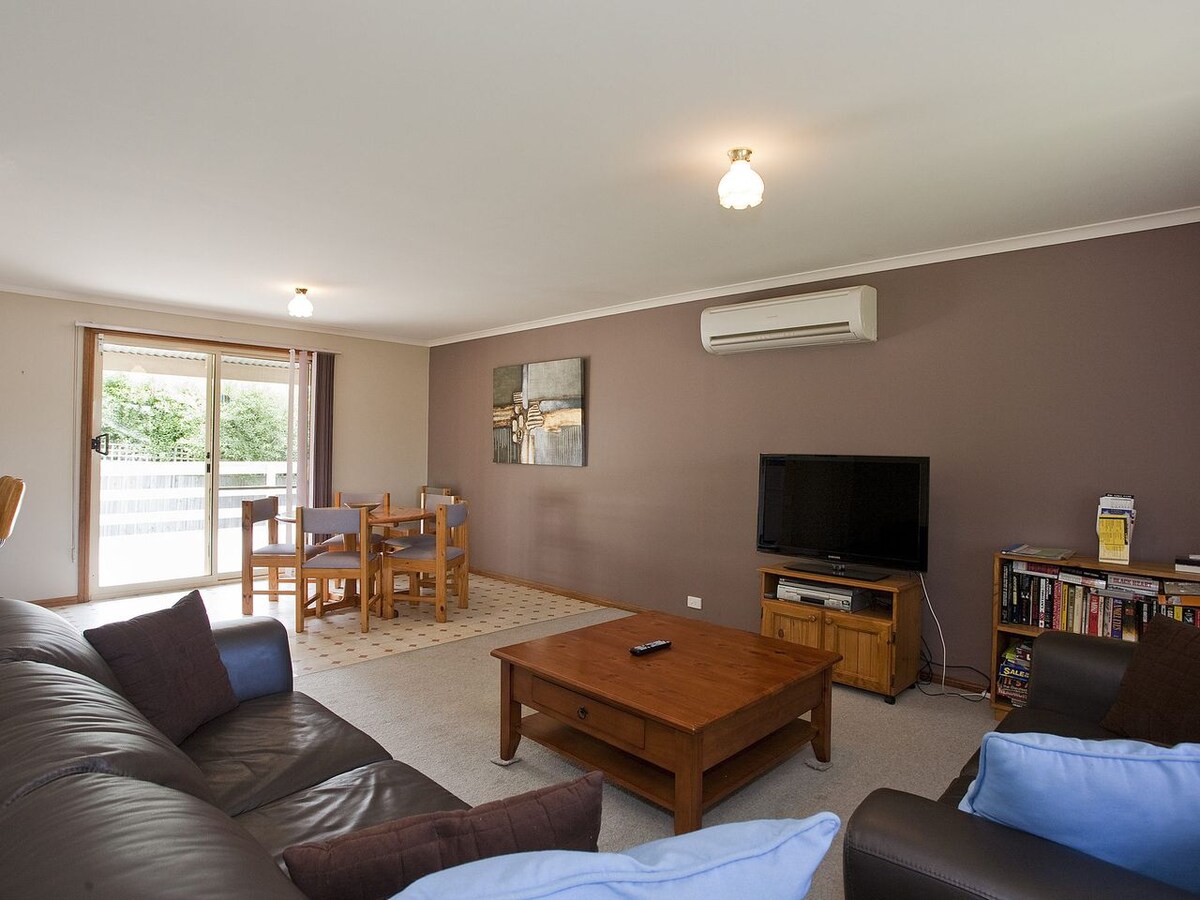 Furnished 3 Bedroom House in Torquay