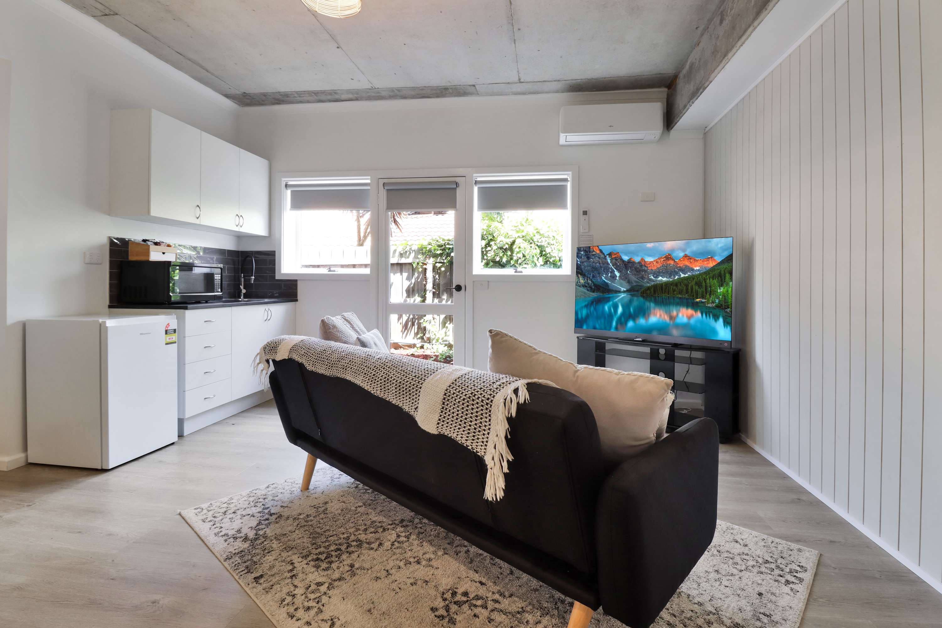 Furnished 1 Bedroom Apartment in Highton