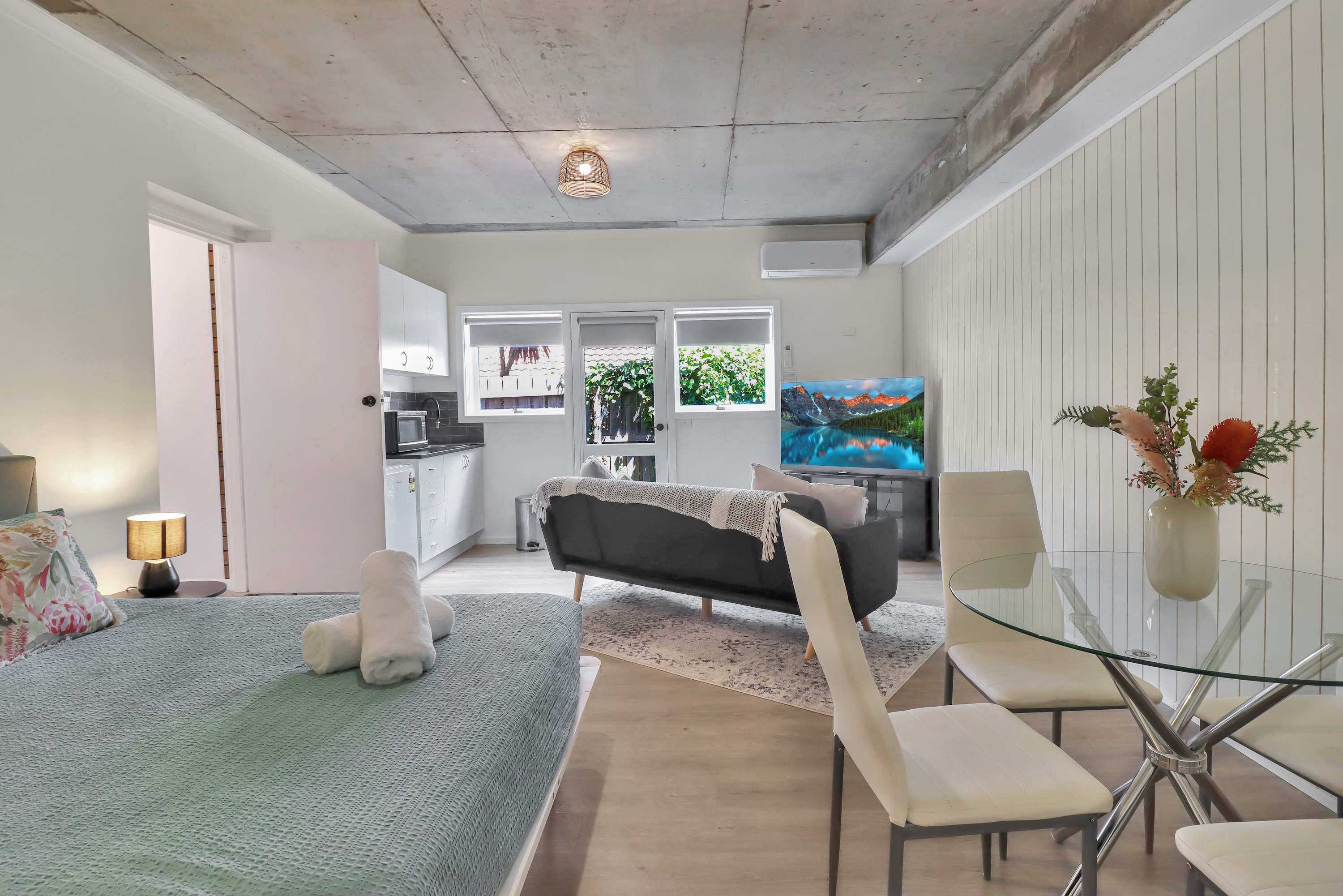Furnished 1 Bedroom Apartment in Highton