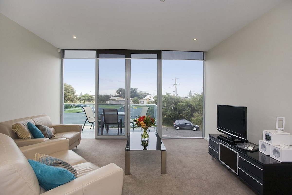 Furnished 2 Bedroom Apartment in Torquay
