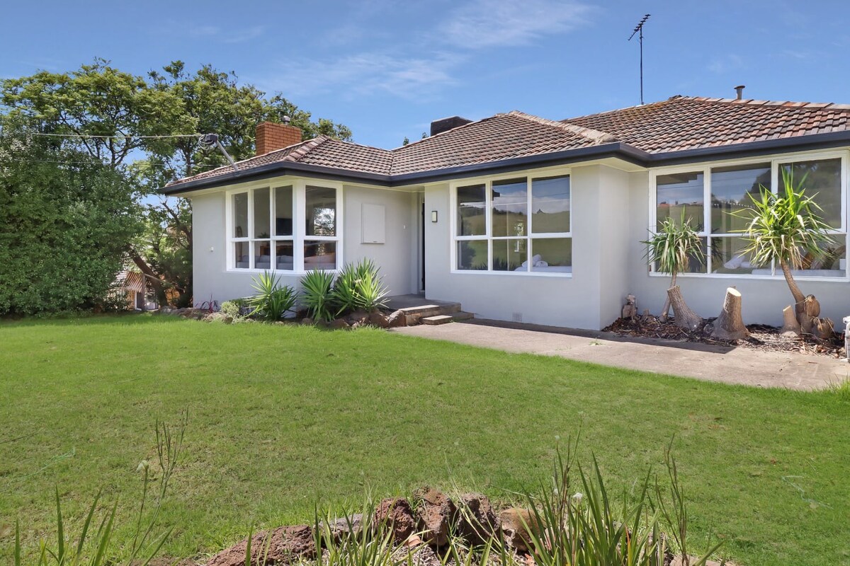 Furnished 4 Bedroom House in Highton