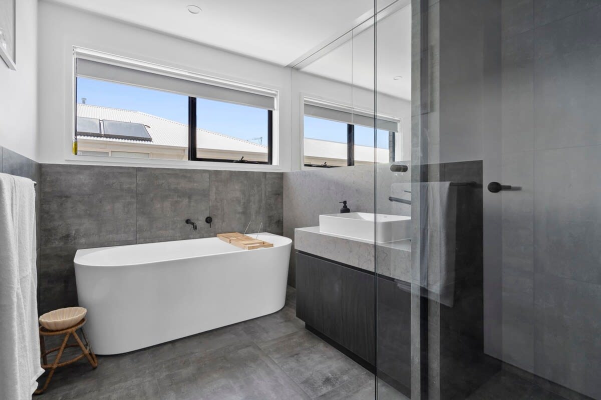 Furnished 5 Bedroom House in Ocean Grove