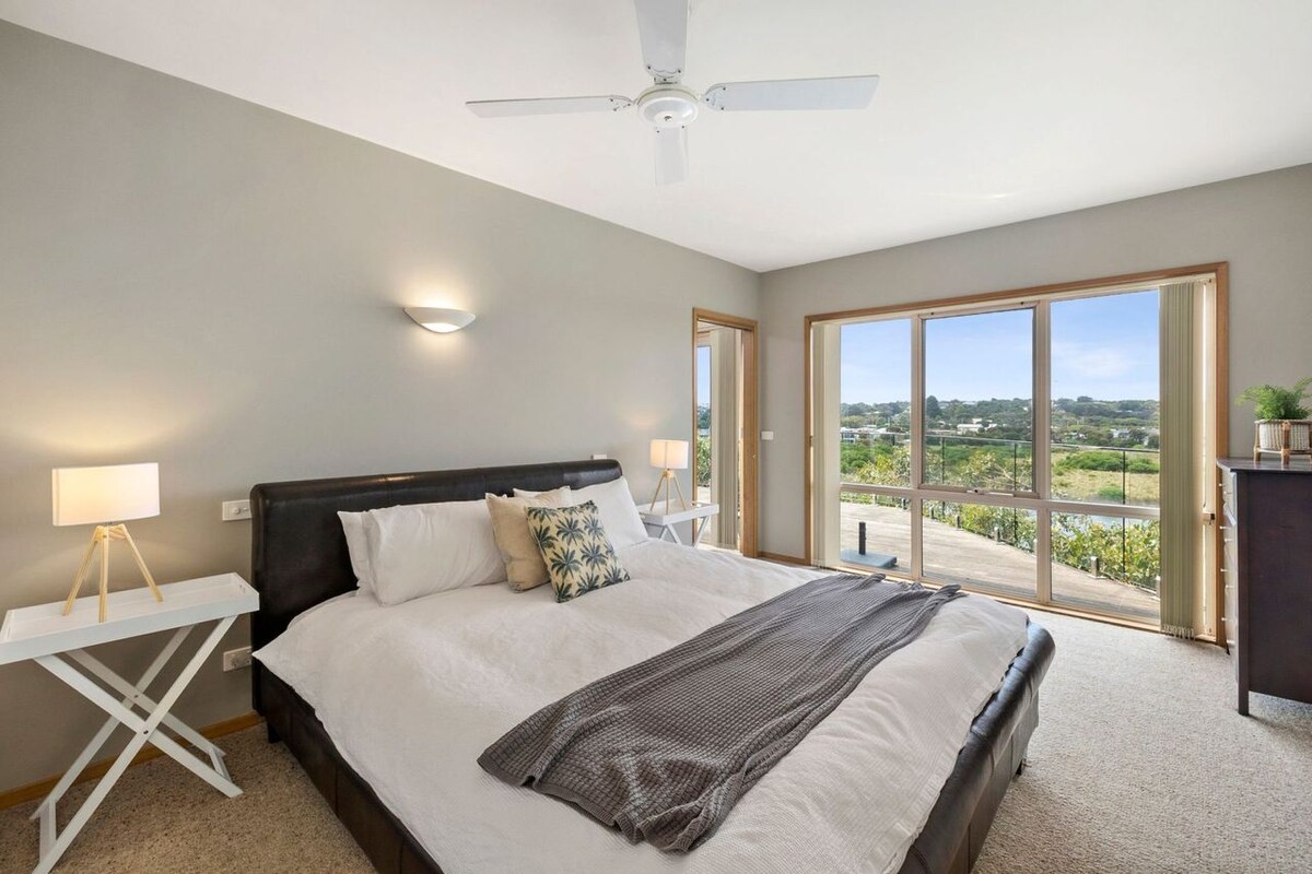 Furnished 4 Bedroom House in Fairhaven