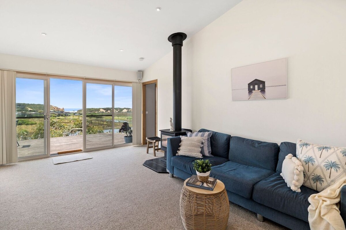 Furnished 4 Bedroom House in Fairhaven