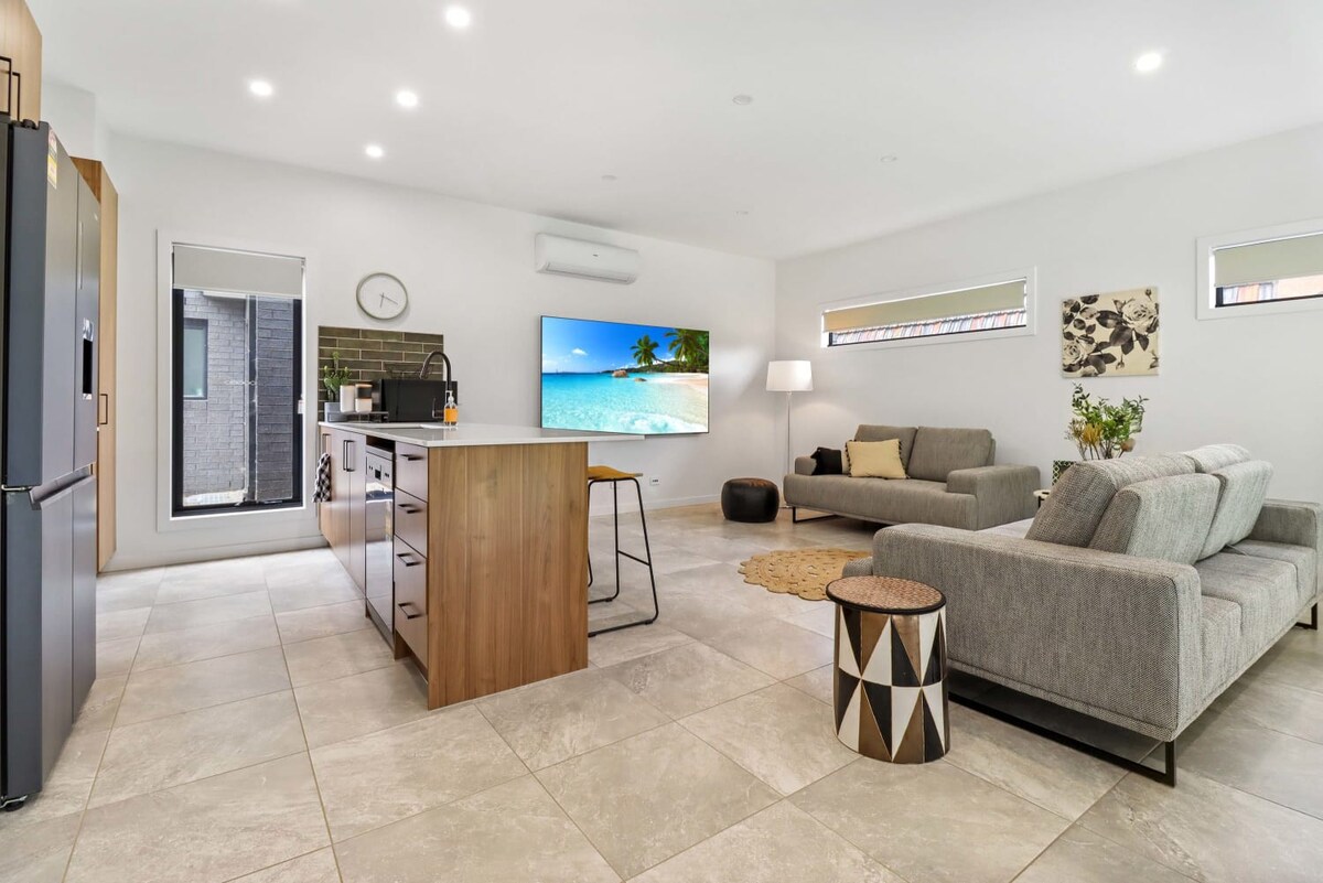 Furnished 2 Bedroom Rental in Reservoir