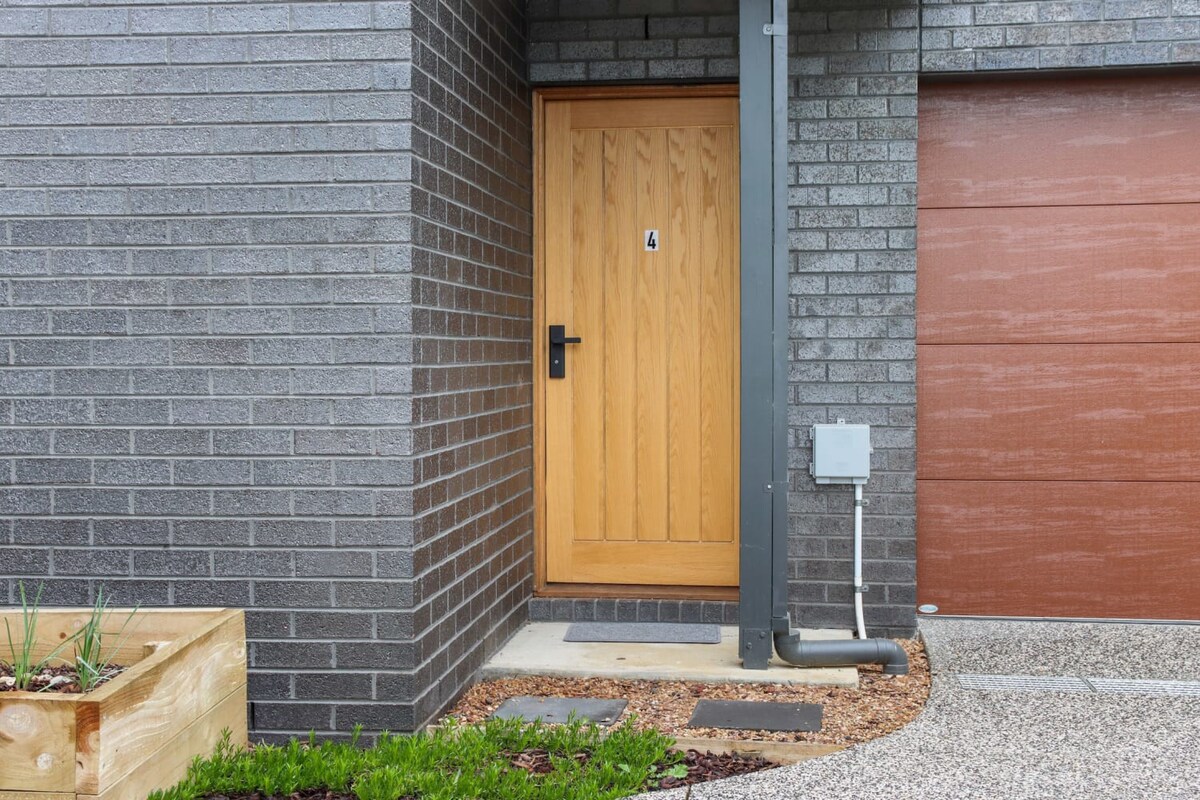 Furnished 2 Bedroom Rental in Reservoir