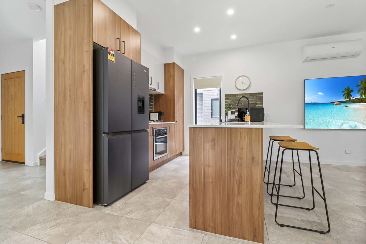Furnished 2 Bedroom Rental in Reservoir