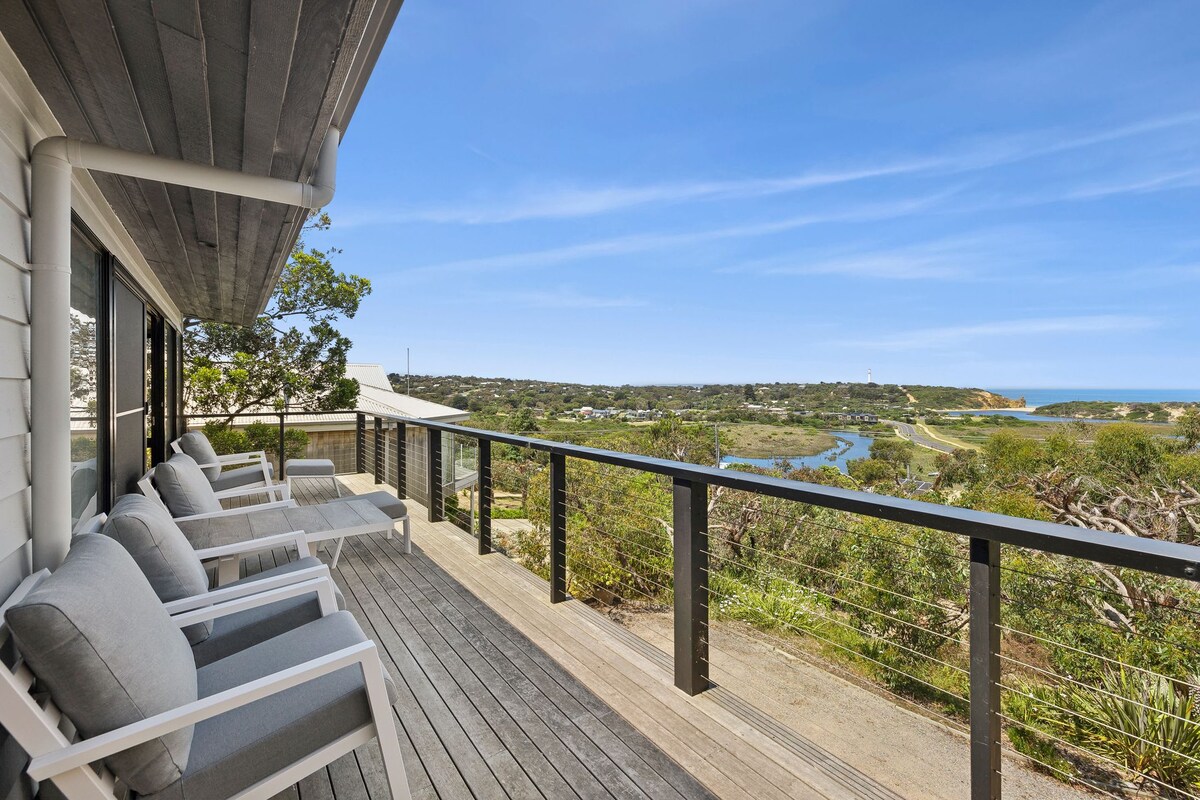 Furnished 4 Bedroom Apartment in Fairhaven