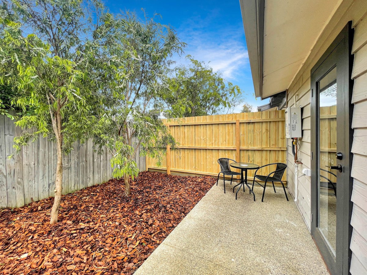 Furnished 1 Bedroom House in Grovedale