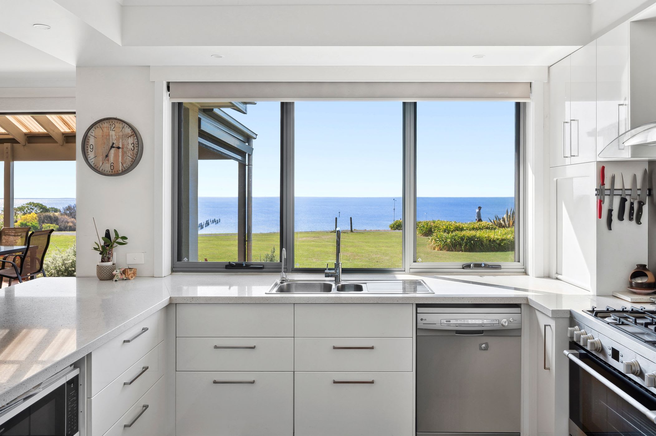 Furnished 4 Bedroom House in Clifton Springs