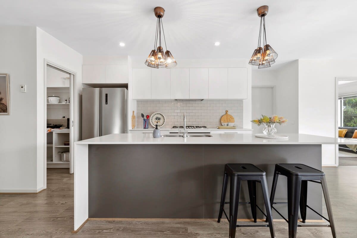 Furnished 6 Bedroom House in Ocean Grove