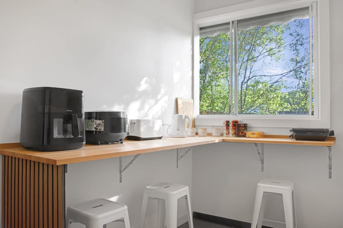 Furnished 1 Bedroom Rental in Belmont
