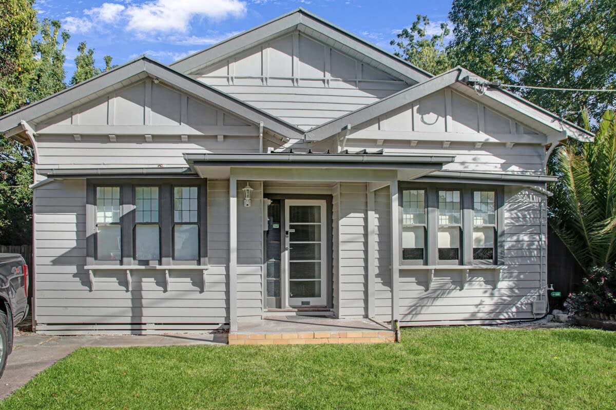 Furnished 1 Bedroom Rental in Belmont