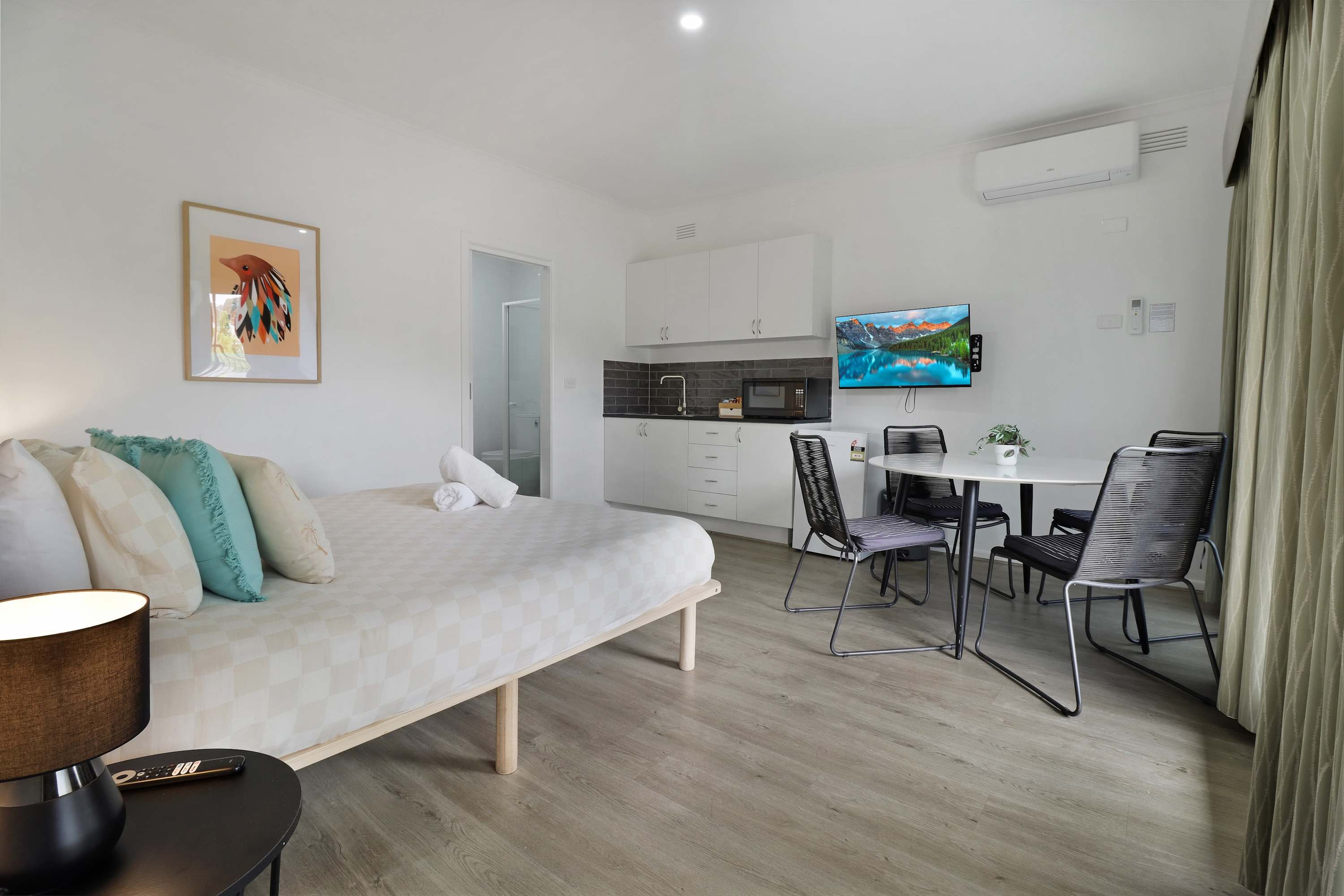 Furnished 2 Bedroom Apartment in Highton