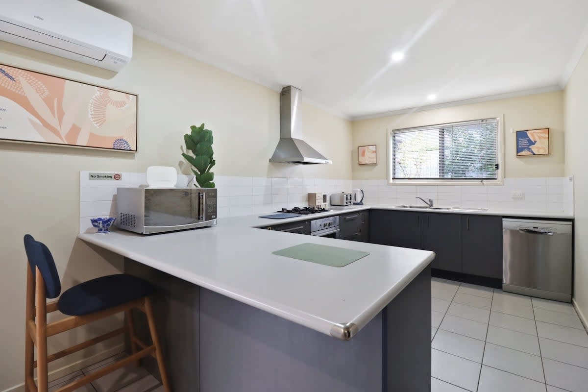 Furnished 1 Bedroom Rental in Highton