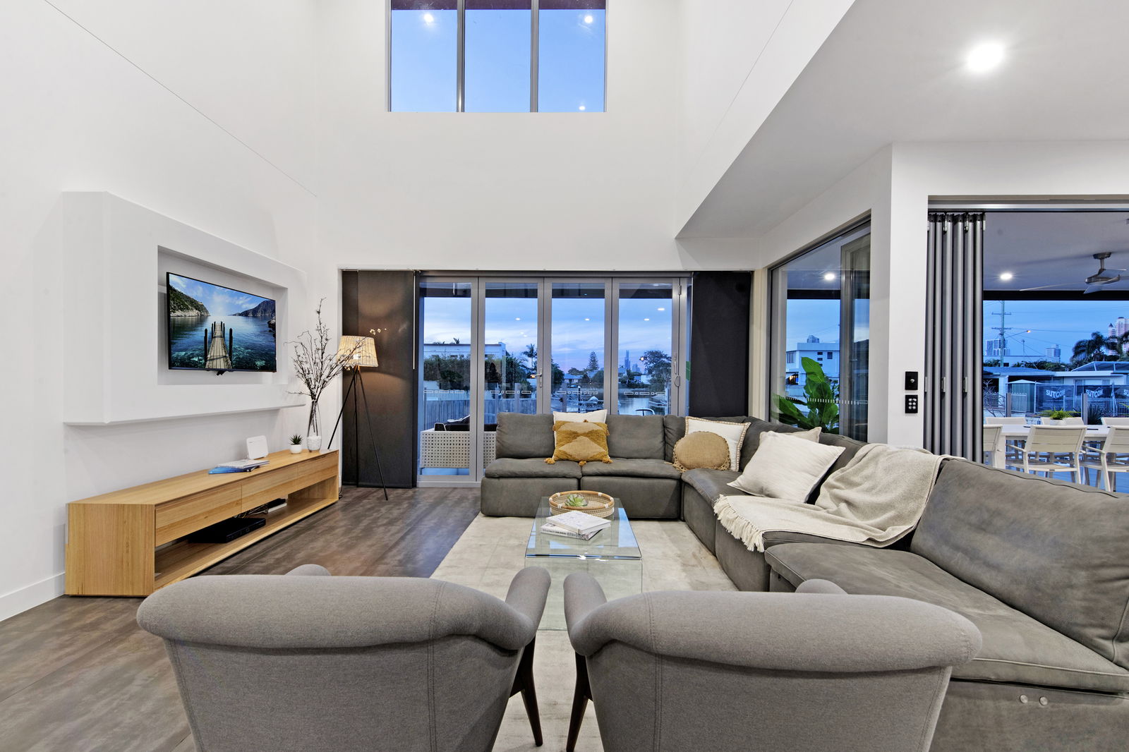 Furnished 5 Bedroom House in Broadbeach Waters