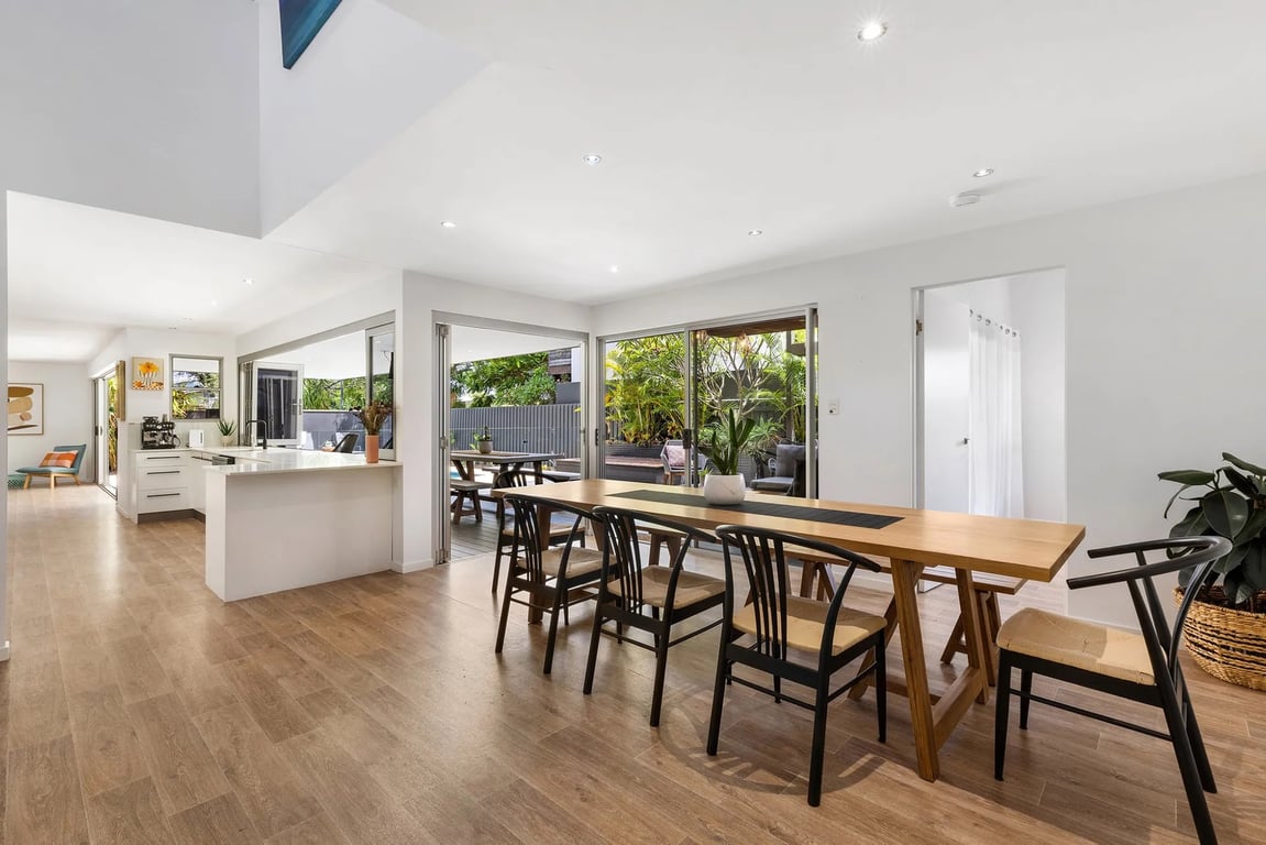 Furnished 5 Bedroom House in Casuarina
