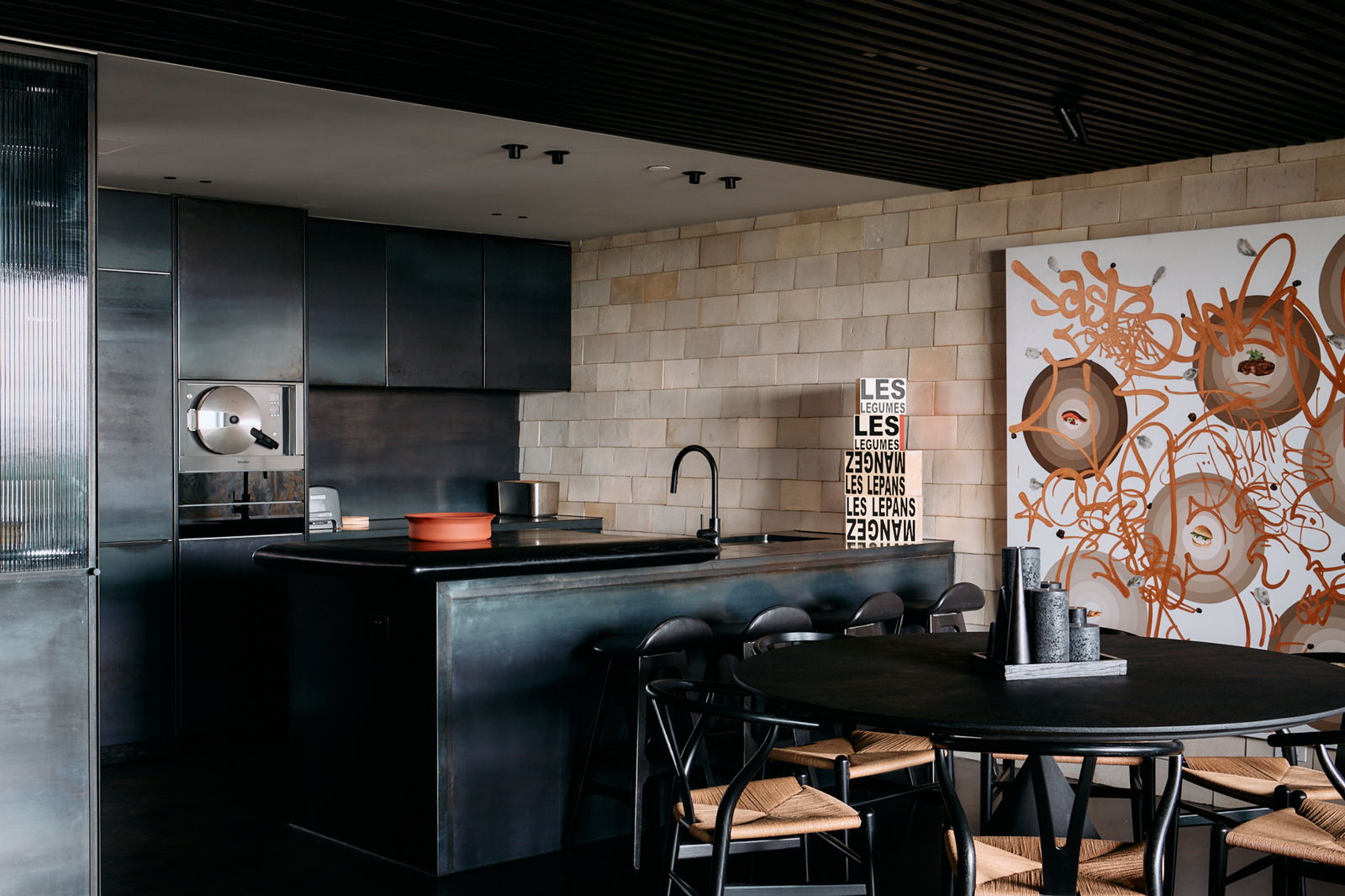 Furnished 3 Bedroom Apartment in Melbourne