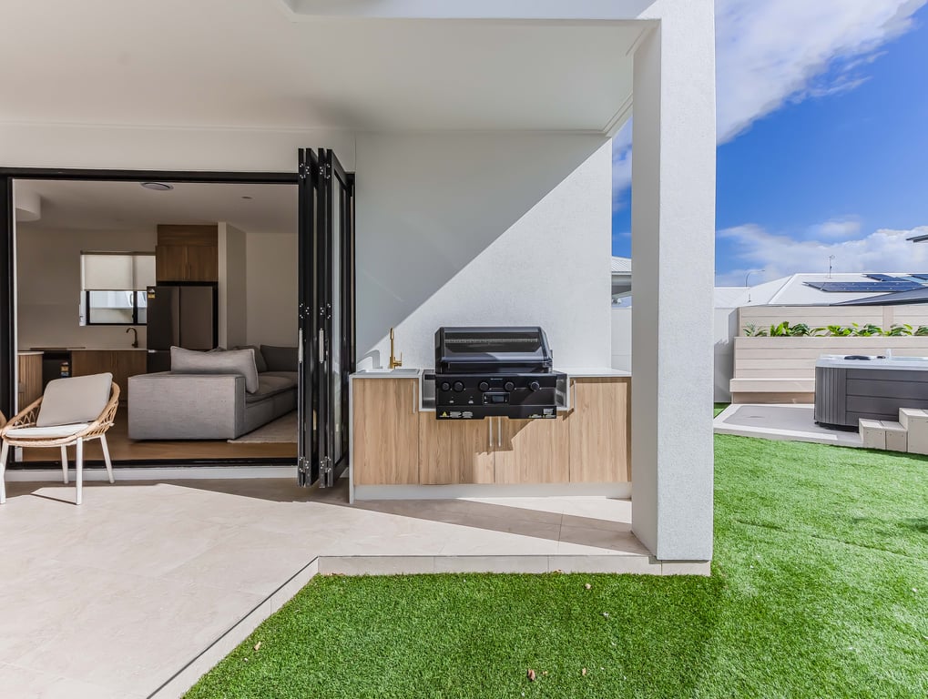 Furnished 5 Bedroom House in Casuarina
