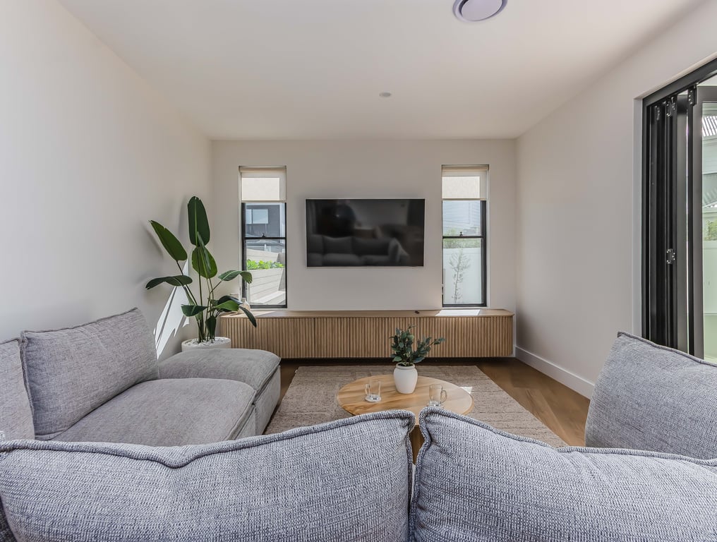 Furnished 5 Bedroom House in Casuarina