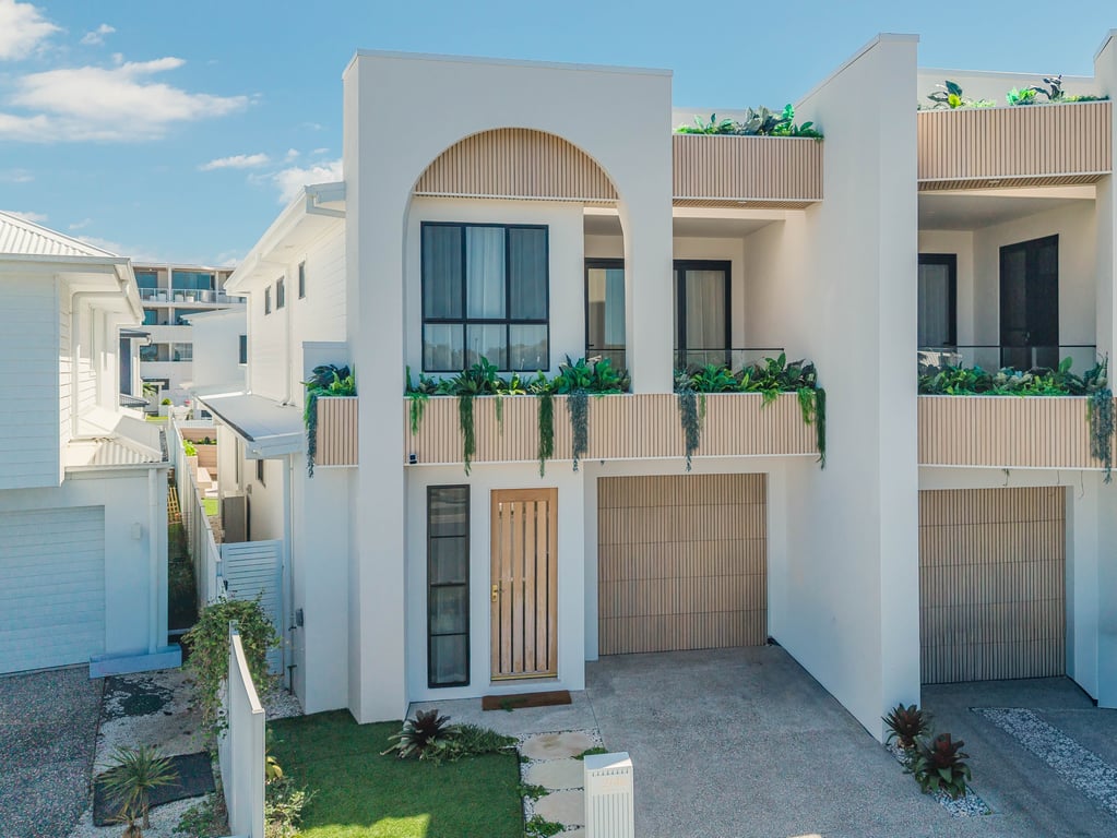 Furnished 5 Bedroom House in Casuarina