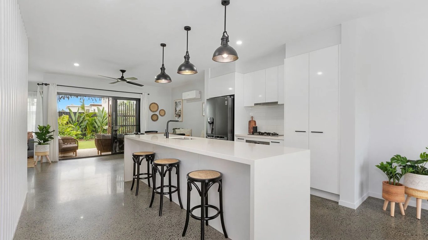 Furnished 4 Bedroom House in Kingscliff