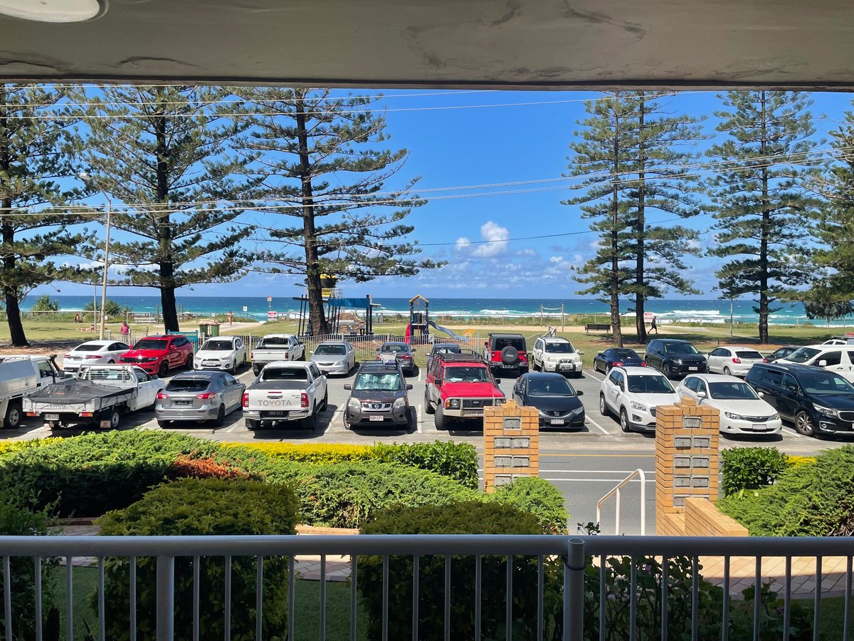 Furnished 2 Bedroom House in Mermaid Beach