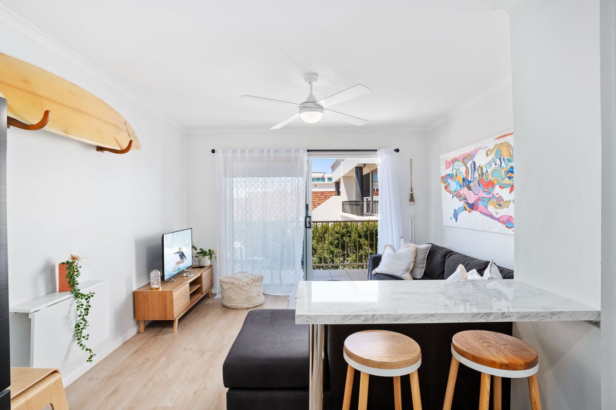 Furnished 2 Bedroom Rental in Mermaid Beach