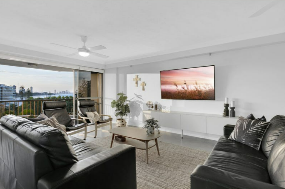 Furnished 4 Bedroom House in Burleigh Heads
