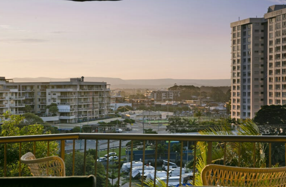 Furnished 4 Bedroom House in Burleigh Heads