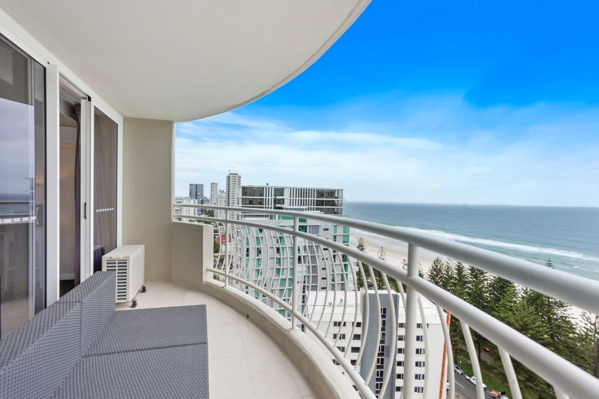 Furnished 2 Bedroom House in Burleigh Heads