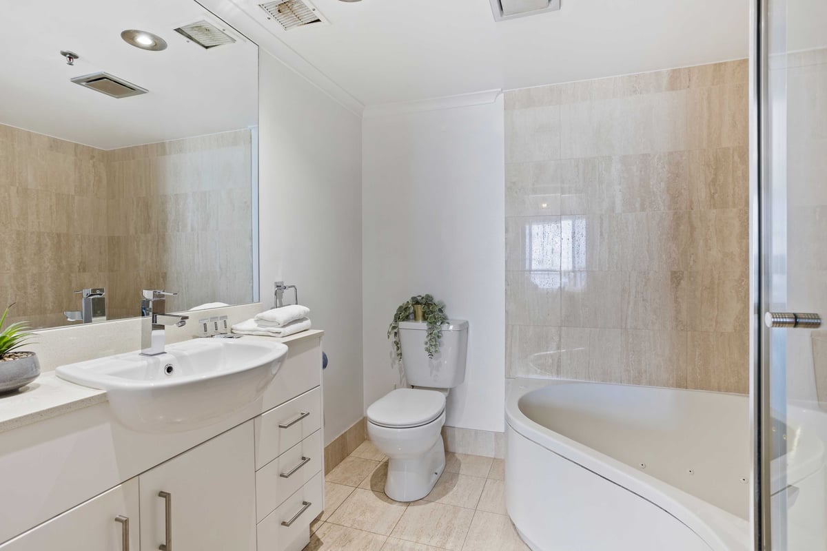 Furnished 2 Bedroom House in Burleigh Heads