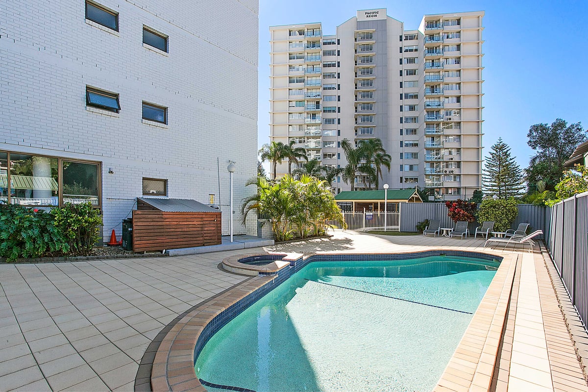 Furnished 2 Bedroom House in Burleigh Heads