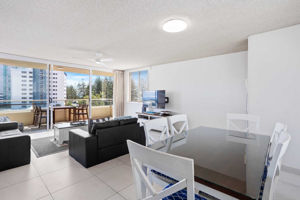 Furnished 2 Bedroom House in Burleigh Heads