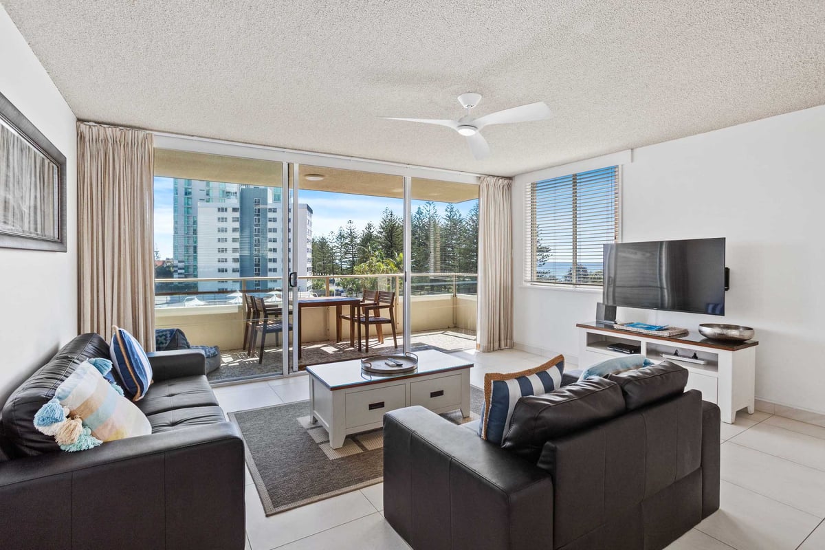 Furnished 2 Bedroom House in Burleigh Heads