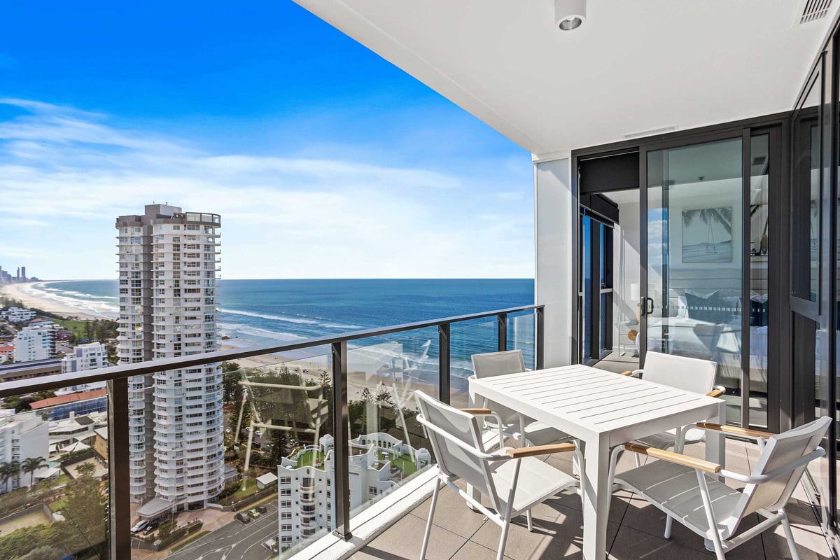 Furnished 2 Bedroom House in Burleigh Heads